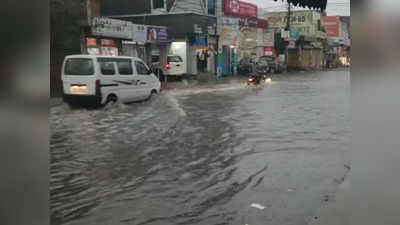 Haryana Weather: बेमौसम बरसात लोगों के लिए बनी आफत, करीब डेढ़ घंटे की बारिश से सड़कों पर भरा 2 फीट पानी