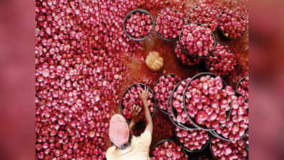 Onion Price Drop: ಬೆಲೆ ಕುಸಿತ, ಈರುಳ್ಳಿ ಬೆಳಗಾರರು ಕಂಗಾಲು