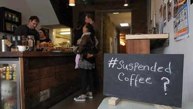 सस्पेंडेड कॉफी: इन देशों में फ्री कॉफी और लंच की यह कैसी परंपरा?