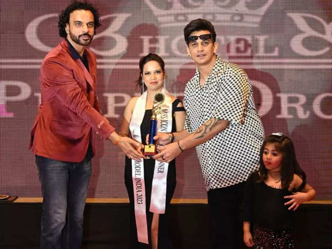सुषमा ने जीता मिस आइकॉन ऑफ इंडिया अवॉर्ड