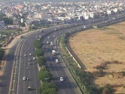 Noida-GN Expressway पर 4 करोड़ की लागत से बनेंगे 5 Fountain, सबकी अलग होगी डिजाइन