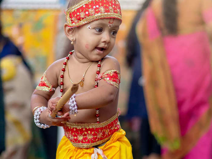 Hindu Baby Names: সূর্য দেবের এই নামগুলি বেশ হাল ফ্যাশনের, অর্থ জানলে আপনারও মনে ধরবে!