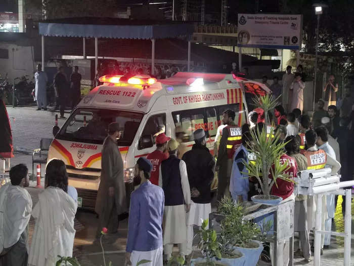 11 killed as strong earthquake rattles Pakistan, Afghanistan.