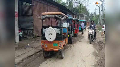 Balurghat News : বালুরঘাটে রমরমিয়ে চলছে বেআইনি ই-রিক্সা বিক্রি, বাজেয়াপ্ত ২৪ টি গাড়ি