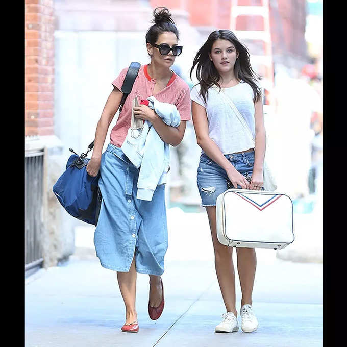 suri-cruise-with-mother