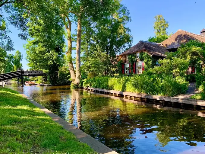 ​दूर-दूर से आते हैं लोग घूमने ​