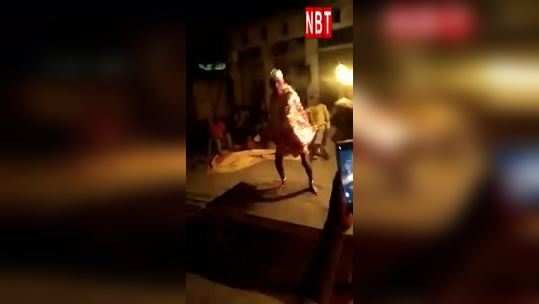 elders who played hanuman suddenly fell while dancing during ramlila in fatehpur died watch video