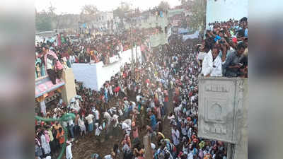 ప్రేమికుల కోసం పిడకల సమరం.. కర్నూలు జిల్లాలో అరుదైన ఆచారం