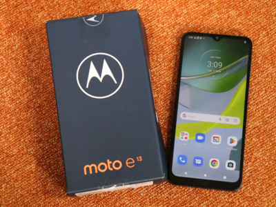 Moto e13 Review: कम कीमत में मिलने वाला 4G Phone, फीचर्स भी हैं सबसे अलग