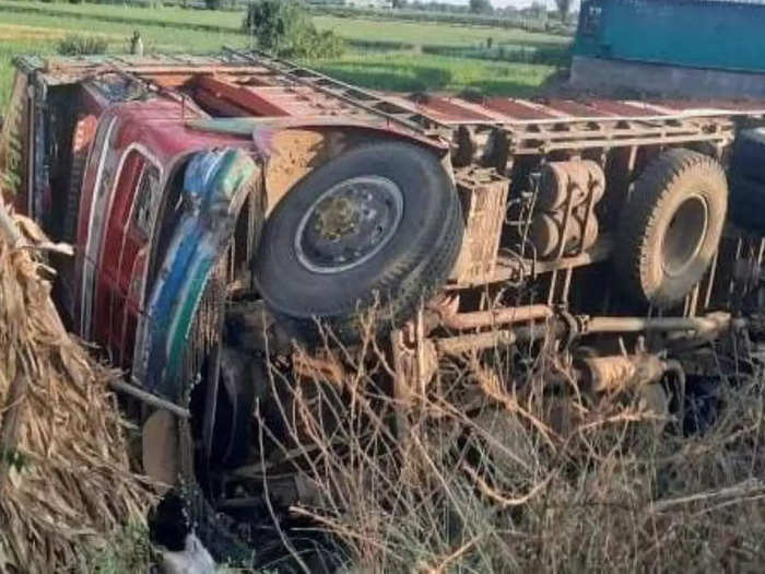 Nashik Niphad Truck Accident News