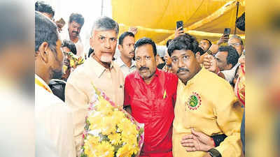 చంద్రబాబును కలిసిన వైసీపీ రెబల్ నేత