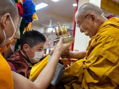 दलाई लामा ने चीन को चिढ़ाया! मंगोलियाई बच्चे को बनाया बौद्ध धर्म का तीसरा सबसे बड़ा धर्मगुरु