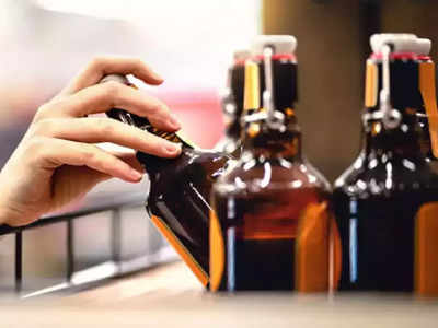 UP में 25% खुदरा शराब कारोबार पर महिलाओं का कंट्रोल, योगी सरकार की किस पॉलिसी ने बदल दिए हालात?