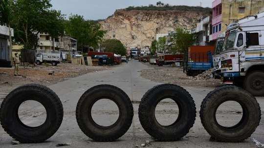 how a road barricaded with tyres in jaipur