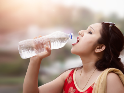 Bottle Germs: टॉयलेट सीट से भी ज्‍यादा गंदी है आपकी पानी की बोतल, लापरवाही करने पर पड़ सकते हैं भयंकर बीमार
