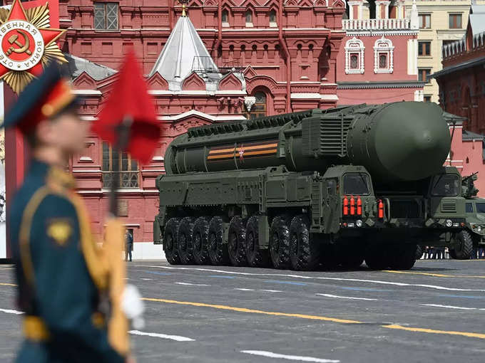 रूस के पास 5977 परमाणु हथियार
