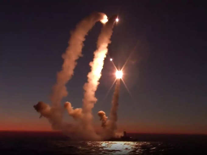 रूसी रॉकेट फोर्स करती है परमाणु हमला