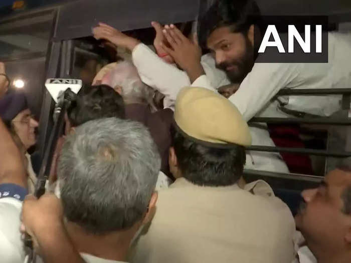 Police Crack Down On Congress Protest At Red Fort