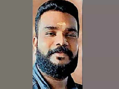 വാഹനം ഓടിക്കുന്നതിനിടെ സിഗ്നലില്‍ വെച്ച് ഹൃദയാഘാതം; പ്രവാസി മലയാളി മരിച്ചു