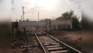Jabalpur News: पुरानी रेल पटरियों को ले गए चोर, बाद में लगी RPF को भनक
