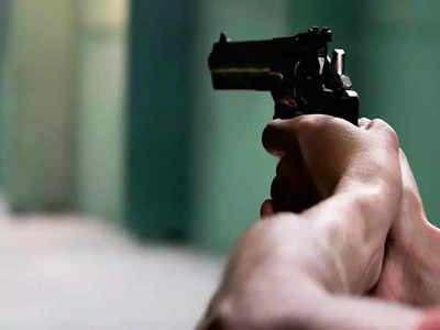 Gun Shot: ಆಫೀಸ್‌ನಲ್ಲಿ ಕುರ್ಚಿಗಾಗಿ ಕಿತ್ತಾಟ: ಸಹೋದ್ಯೋಗಿ ಮೇಲೆ ಗುಂಡಿನ ದಾಳಿ!