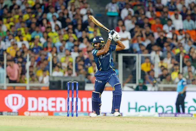 विजय शंकर ने भी बल्ले से दिखाया दम