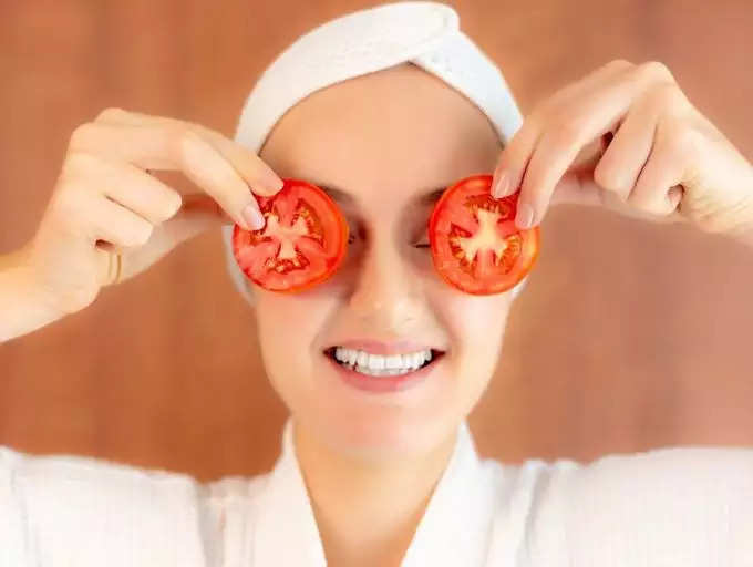Can we use tomato for skin daily?