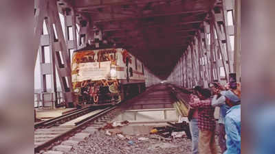 गाजीपुर सिटी से सोनवल तक नए रेल लाइन पर इलेक्ट्रिक लोको का स्पीड ट्रायल रन हुआ पूरा