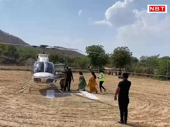श्यामपुरा गांव से हेलीकॉप्टर में बैठकर भीलवाड़ा पहुंची स्वास्थ्य कर्मी