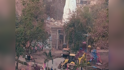 Indore Temple Tragedy: ઈન્દોર દુર્ઘટનામાં 36 લોકોનાં મોત બાદ બેલેશ્વર મહાદેવ મંદિરનું ગેરકાયદે નિર્માણ તોડી પડાયું
