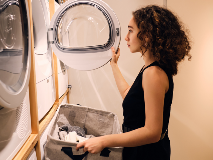 जिम के कपड़े वाशिंग मशीन में धो सकते हैं?