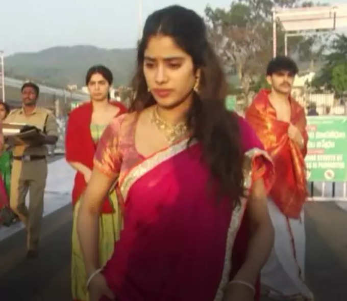 janhvi Kapoor