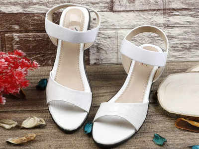 White Flat Sandals: एथनिक और वेस्टर्न स्टाइल में ऐड करें ये सैंडल्स, मिलेगा अट्रैक्टिव लुक