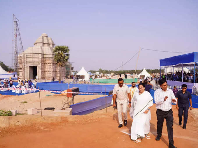 क्‍यों मंद‍िर का न‍िर्माण करवा रहीं ममता बनर्जी 