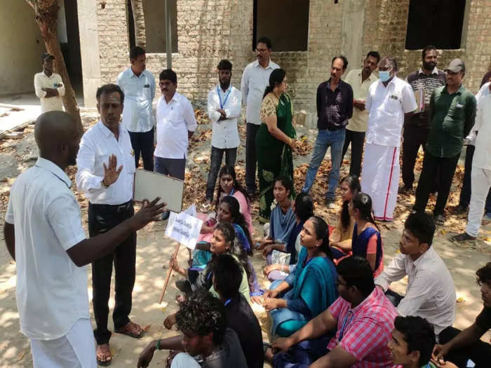 Bharathiyaar palkalai koodam students protest