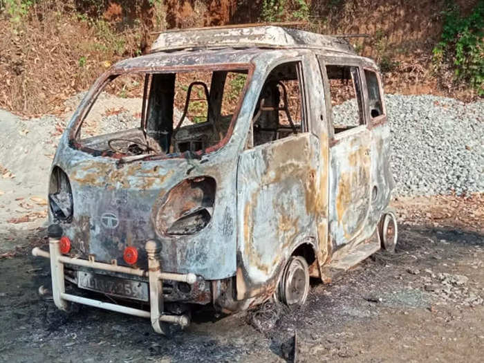 cpm worker&#39;s auto taxi caught fire in payyanur