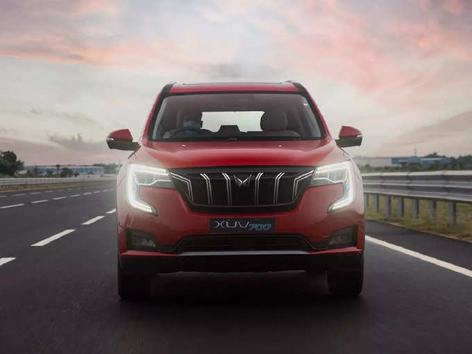 Mahindra XUV700 April Price List