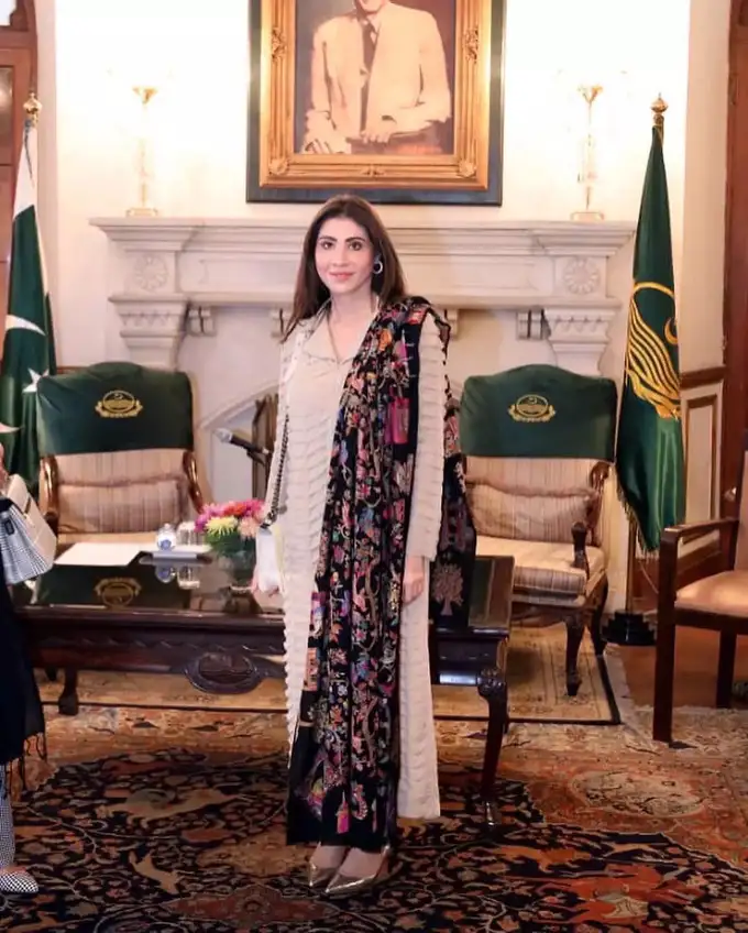 हिना परवेज बट