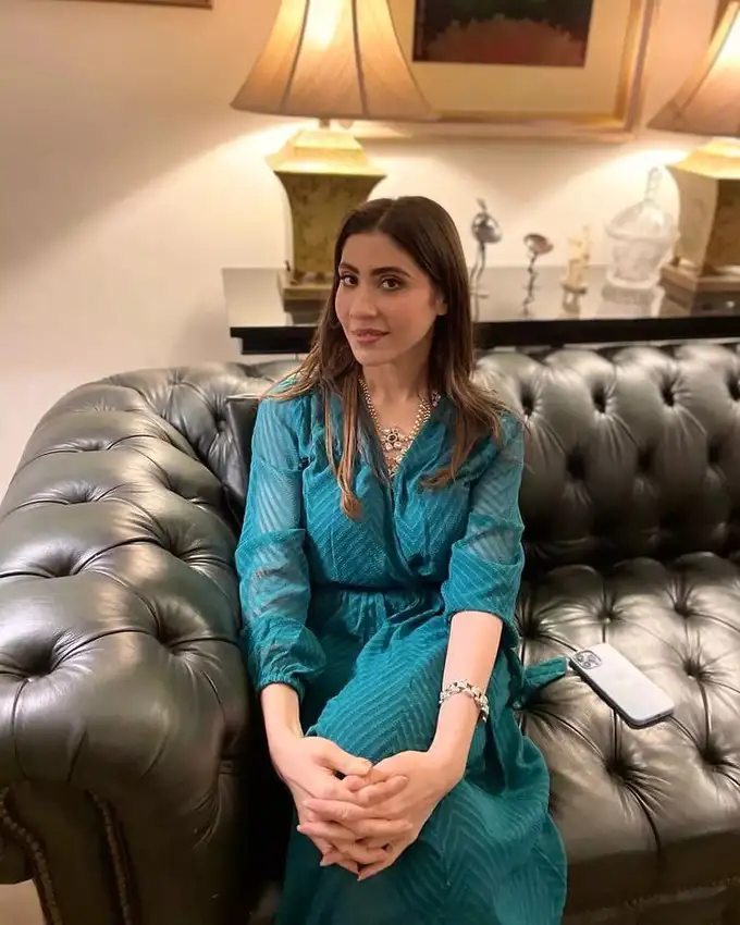 हिना ने लाहौर की है पढ़ाई