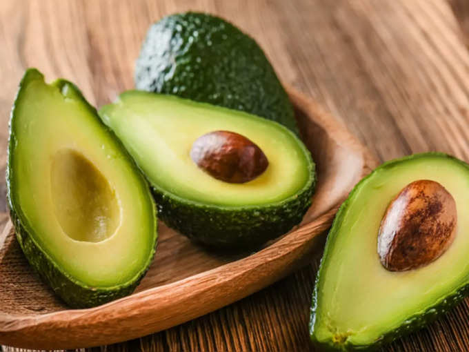 Avocado to get rid of chapped lips