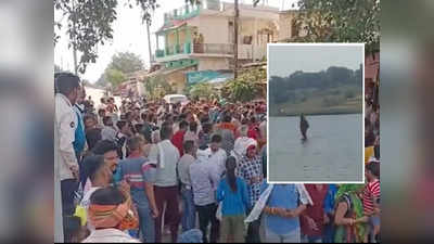 నది నీటిపై నడుచుకుంటూ వెళ్లిన మహిళ.. ‘నర్మదా మాతా’ అంటున్న జనం, మిస్టరీ ఇదే