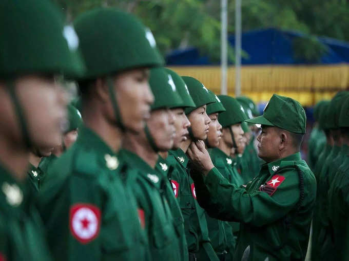 myanmar army men