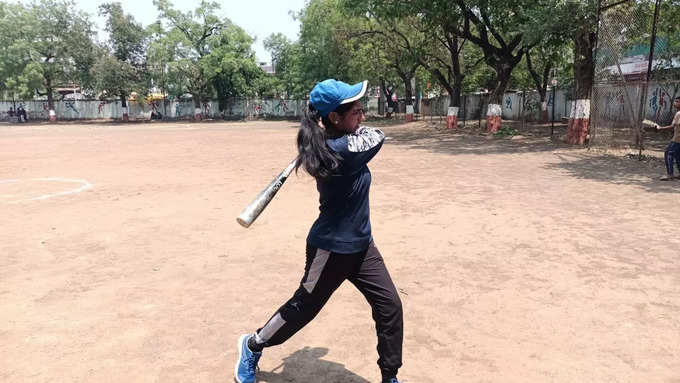 भारताच्या बेसबॉल महिला  संघात रेखाची निवड