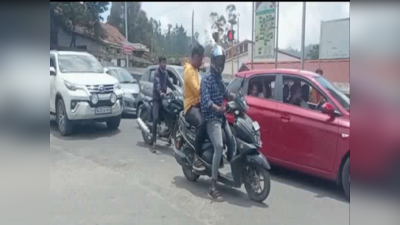 திண்டுக்கல் மாவட்டம் கொடைக்கானலில் குவிந்த சுற்றுலா பயணிகள்; கடும் போக்குவரத்து நெரிசல்!