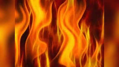 Rajasthan: अचानक आग का गोला बन गई मारुति वैन, गैस रिफलिंग के दौरान हुआ हादसा, 10 फीट ऊंची उठी लपटें
