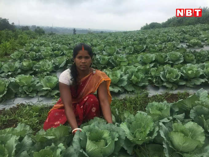 ​साईकिल से मजदूरी करने जाने वाले नागेश्वर के पास अब कई महंगी गाड़ियां