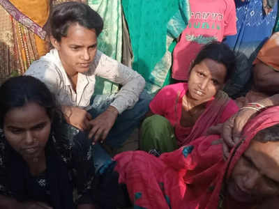 Ghazipur: अचानक टूटकर गिरी 11 हजार वोल्ट की हाईटेंशन लाइन, खेत पर काम कर रहे किसान और बेटे की हुई दर्दनाक मौत