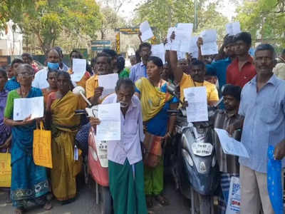 திண்டுக்கல்: கொடைரோடு அருகே ஆக்கிரமிப்பு செய்யப்பட்டு மாயமான சாலை - சாலையில் மீட்டு தர வலியுறுத்தி மாற்று திறனாளிகள் ஆட்சியரிடம் புகார்