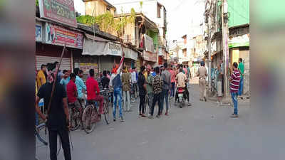 Balurghat News : দণ্ডি ঘটনার প্রতিবাদে আদিবাসীদের ডাকা বনধের প্রভাব বালুরঘাটে, স্তব্ধ  জনজীবন