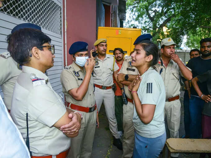 बीजेपी सांसद किरोड़ी लाल मीणा ने भी खोला मोर्चा